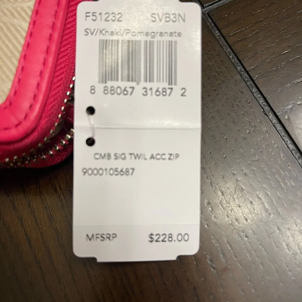 NWT Coach Wallet - Picture 4 of 4